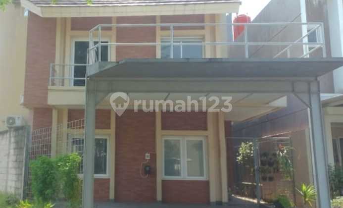 Rumah Exclusive dengan Desain Trapesium Fasilitas Lengkap di Jgc Jakarta Timur