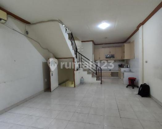 Ready-to-Use 3-Storey Shophouse in Prime Jelambar Utama Location 2