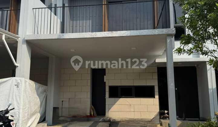 Dijual Rumah Modern Dengan Attic dan Fasilitas Lengkap di Cakung