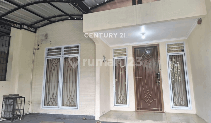 Nice and Comfortable House in Metland Menteng, East Jakarta