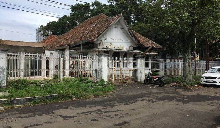 BURANGRANG, RUMAH HOEK LUAS BANGUNAN BELANDA DI KOTA BANDUNG 1