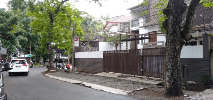 Rumah 2 Lantai Bagus Sayap Dago, Martadinata Dago, Kota Bandung 2