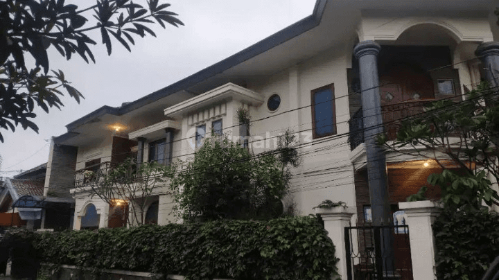 KOMPLEK ANTAPANI, ANTAPANI. RUMAH LUX SEMI FURNISH DI KOTA BANDUNG 2