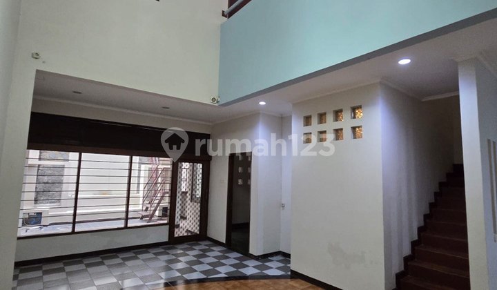 KOMPLEK SETRA DUTA, RUMAH LUAS SIAP HUNI DI KOTA BANDUNG KOMPLEK SETRA DUTA, RUMAH LUAS SIAP HUNI DI KOTA BANDUNG