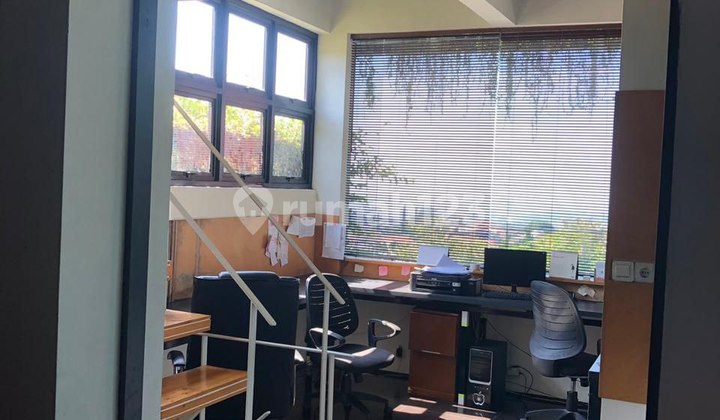 Ligar, Cigadung. Modern 3-Storey House with Cool Views in Bandung City 2