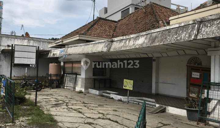 Sumur Bandung, Rumah Pinggir Jalan Lokasi Strategis Di Kota Bandung 2