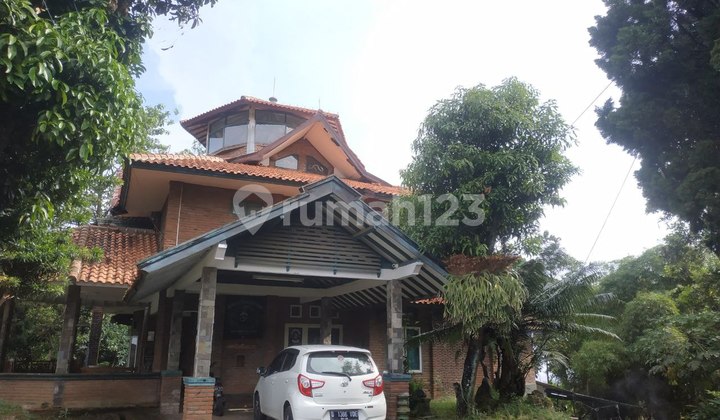 Cimenyan, Padasuka. Rumah Villa di Kota Bandung