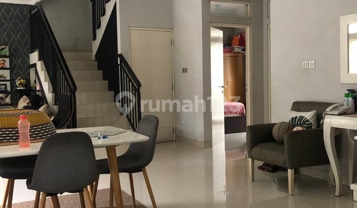 VILLA ANTAPANI, ANTAPANI. RUMAH MODERN 2 LANTAI DI KOTA BANDUNG