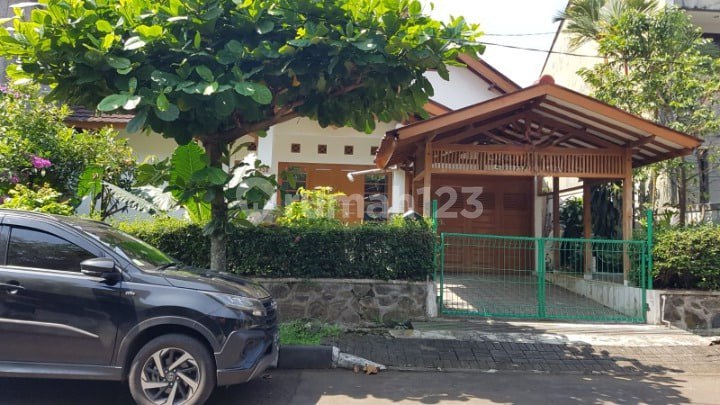 PARAHYANGAN RUMAH VILLA, GEGER KALONG. RUMAH ASRI SIAP HUNI DI KOTA BANDUNG