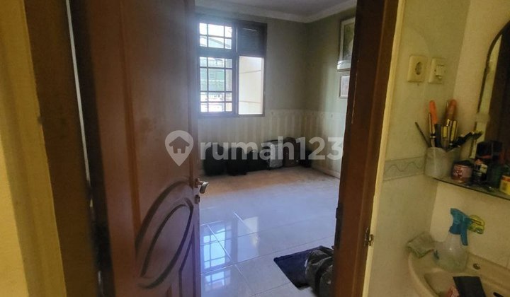 KOMPLEK MARGAHAYU, SOETTA. TWO-STORY HOUSE READY FOR OCCUPANCY IN BANDUNG CITY. 2