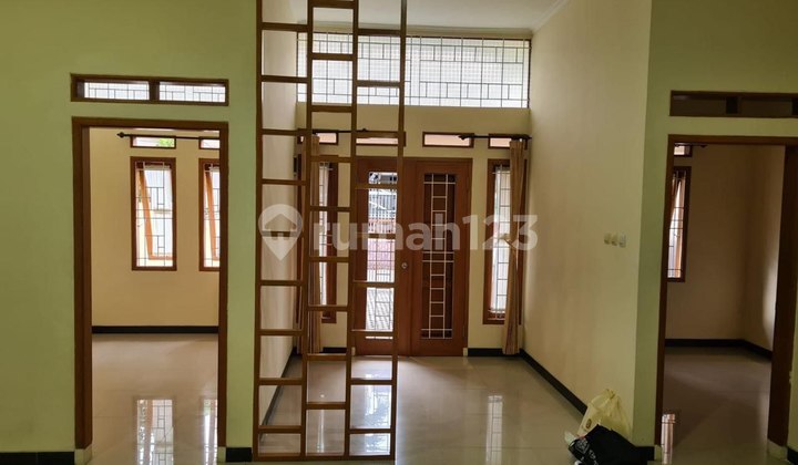 Komplek di Antapani, Rumah Bagus Siap Huni di Kota Bandung Komplek di Antapani, Rumah Bagus Siap Huni di Kota Bandung