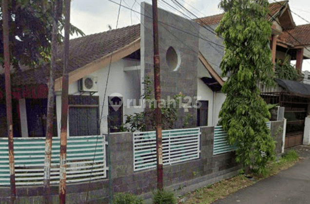 Suryalaya, Buah Batu. Rumah Posisi Hoek Di Kota Bandung 1