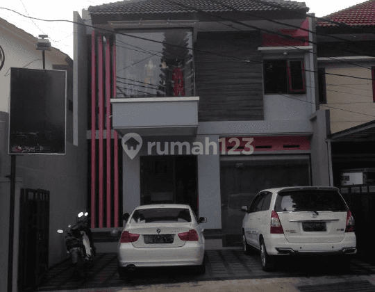 SAYAP RIAU, RUMAH MODERN PINGGIR JALAN DI KOTA BANDUNG 1