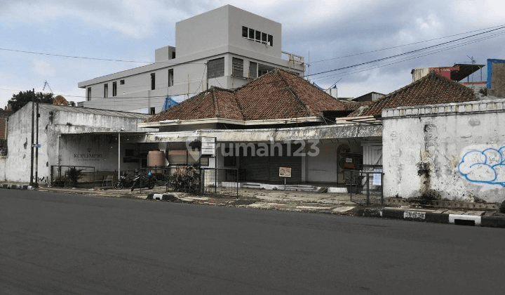 Sumur Bandung, Rumah Pinggir Jalan Lokasi Strategis Di Kota Bandung 1