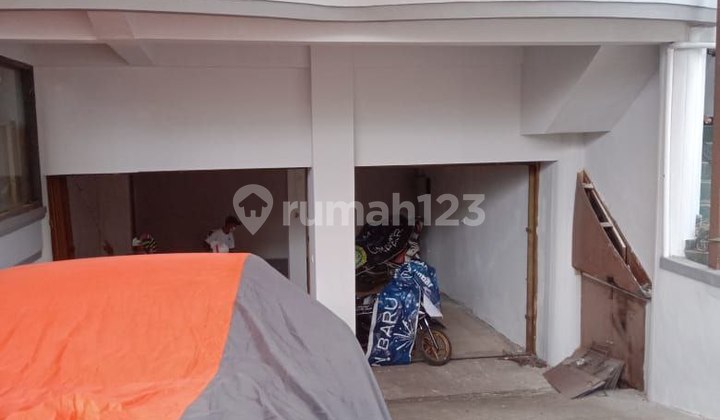 Cihampelas Main Road, Former Hotel Building in Bandung 2