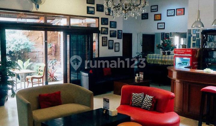 BURANGRANG, BUAH BATU. RUMAH LUAS COCOK UNTUK CAFE DAN USAHA DI KOTA BANDUNG
