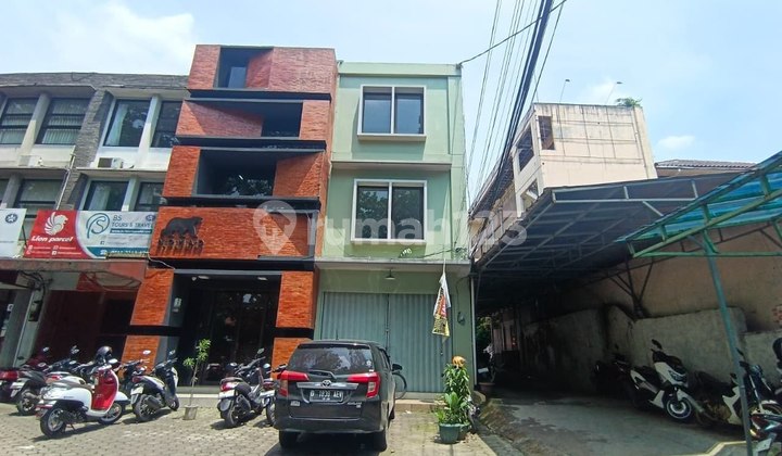 Below Appraisal Value, Affordable! 3.5-Story Shop House Ready to Move In, Suitable for Business and Office in Sayap Riau Near Dago, Bandung City Below Appraisal Value, Affordable! 3.5-Story Shop House Ready to Move In, Suitable for Business and Office in Sayap Riau Near Dago, Bandung City