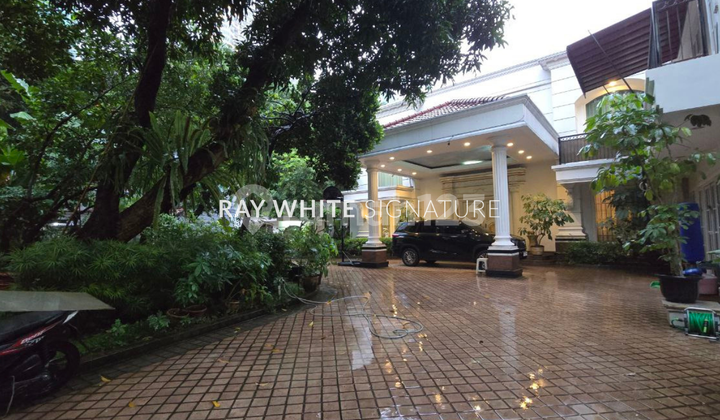 Rumah Mewah Area Prime Lokasi Tenang di Jl Karang Asem Kuningan