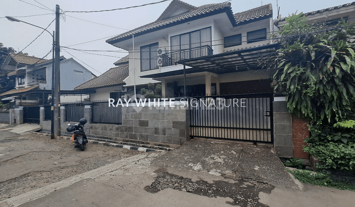 Dijual Rumah Bagus 2 Kavling Jadi 1 Layak Huni 1 Gate di Cinere 1