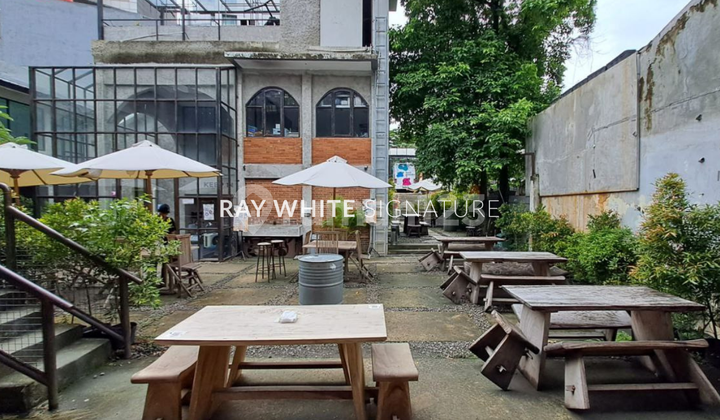 Cafe dan Resto Aktif Di Jl. Nipah Raya, Kebayoran baru Cafe dan Resto Aktif Di Jl. Nipah Raya, Kebayoran baru