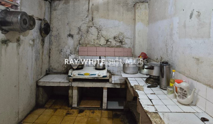 Dijual Rumah Lama di Benhil Cocok untuk Kost 2