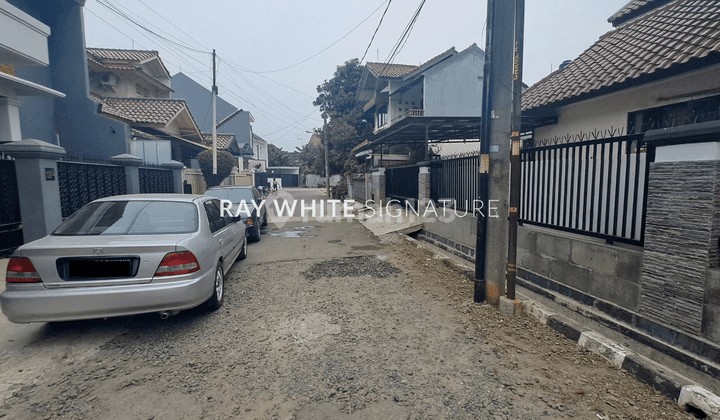 Dijual Rumah Bagus 2 Kavling Jadi 1 Layak Huni 1 Gate di Cinere 2