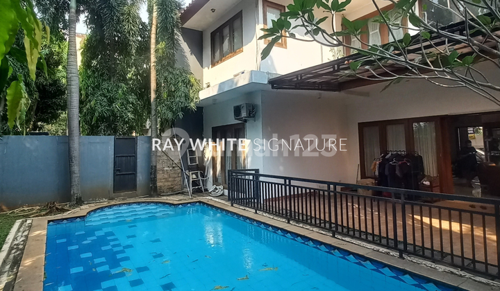 Rumah Layak Huni Nuansa Bali Dalam Town House di Lebak Bulus Iii