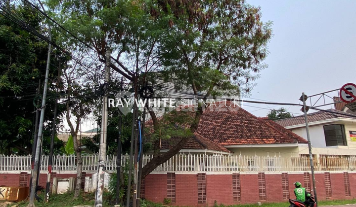 Rumah Zona Komersil Depan Pembangunan LRT Jl Proklamasi Menteng 1