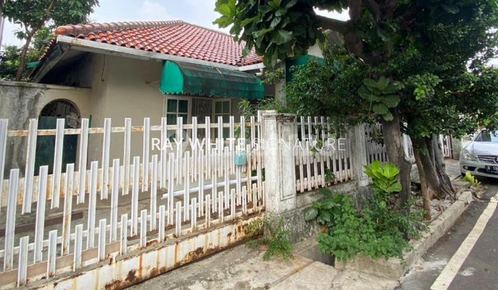 Dijual Rumah Lama Cocok Untuk Hunian dan Kos di Jl Saguling, Duren Tiga Dijual Rumah Lama Cocok Untuk Hunian dan Kos di Jl Saguling, Duren Tiga