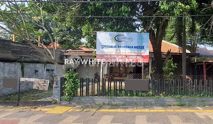 Rumah Lama Zonasi Komersil untuk Pergudangan di Duren Sawit