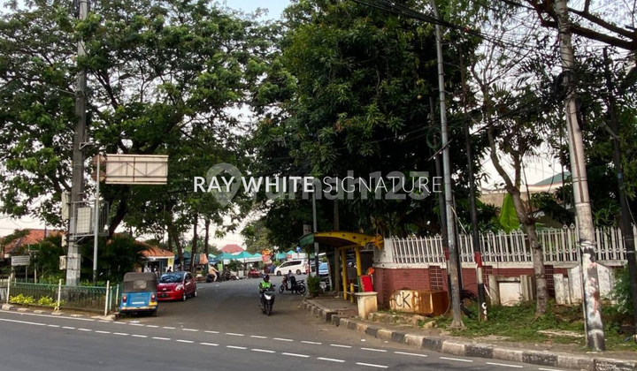 Rumah Zona Komersil Depan Pembangunan LRT Jl Proklamasi Menteng 2