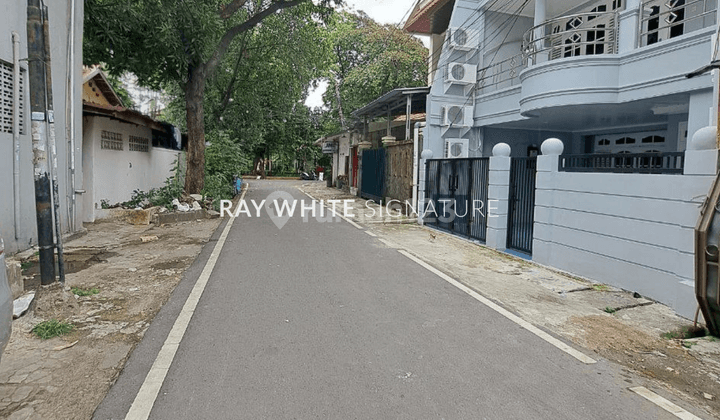 Di Jual Rumah 4 Lantai di Bendungan Hilir 2