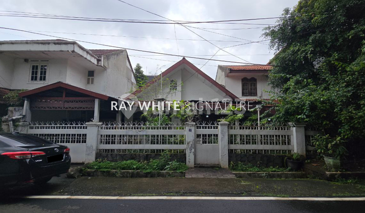 Rumah Lama di Jl. Cibeber Lokasi Bagus dan Premium 