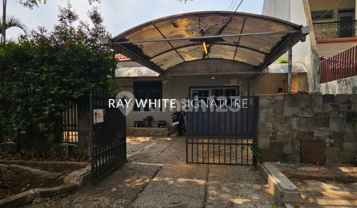 Rumah Lama Jl. Lamandau Kebayoran Baru Area Tenang Cocok Untuk Hunian