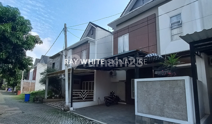 Dijual Rumah Dalam Town House Kondisi Bagus di The Royal East B7, Cipayung Dijual Rumah Dalam Town House Kondisi Bagus di The Royal East B7, Cipayung
