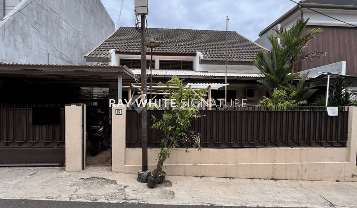 Dijual Rumah Lama Cocok Untuk Jadi Kost di Jl. Benda Keb. Baru 1