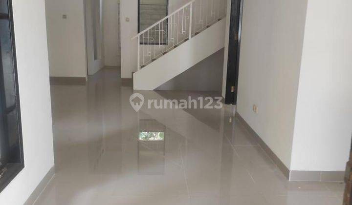 Legenda wisata HOT LISTING Rumah 2 lt - Harga Termiring 2