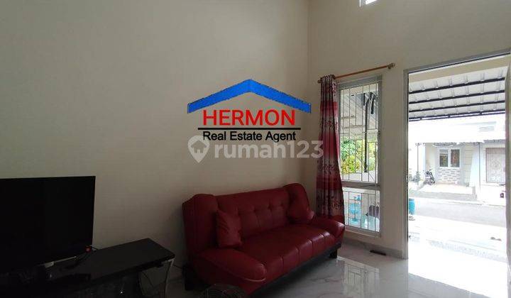 Rumah Minimalis renovasi bagus Bonus Lux Kitchen set di Legenda wisata 2