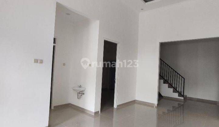 Kota Wisata Hot Listing Super Bagus Rumah 2 Lantai Harga Nego Menarik 2