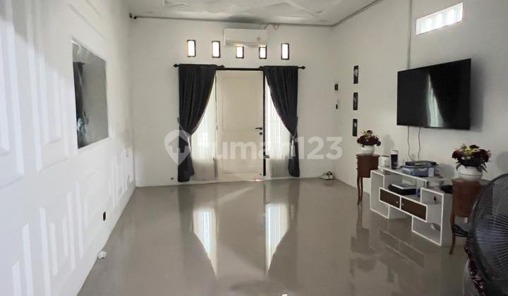 Rumah Cantik2 Lantai di Graha Wahid 1