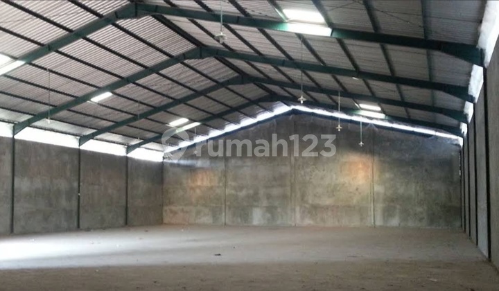 Ready-to-Use Warehouse Near Toll Road in Tambakaji, West Semarang 1