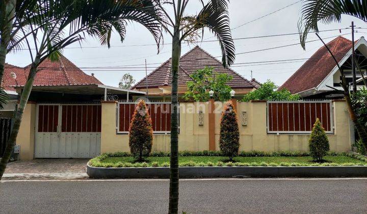 Rumah Luas Siap Huni di Jalan Malabar kota Malang 1