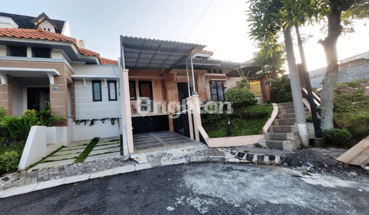 Rumah Full Furnished di Perum Green Hills Karangploso 1