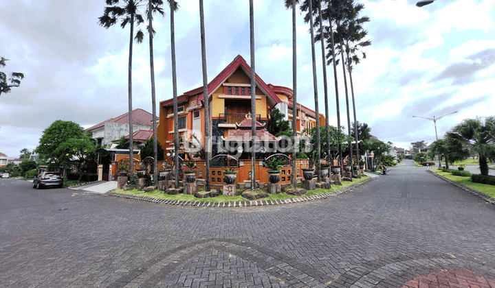 Rumah Hook 2 Lantai di Istana Dieng Timur Malang 1