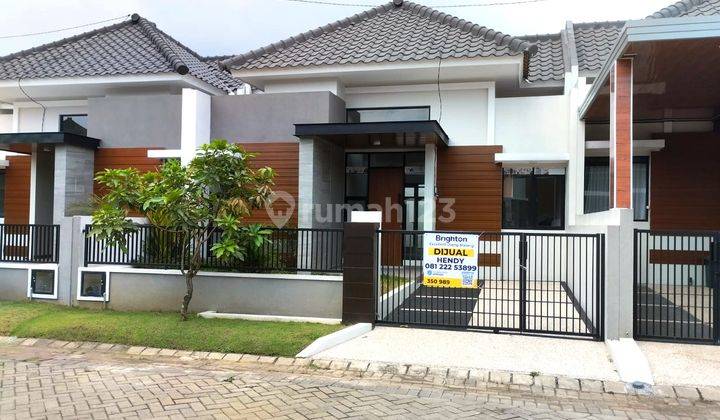 Rumah Minimalis Modern di Riverfront Urban Resort Malang 1