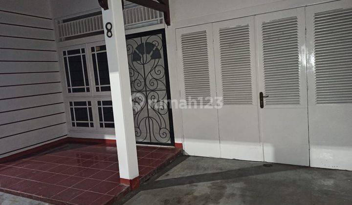 Rumah 1,5 Lantai di Tomang Unfurnished L Ser00022 1