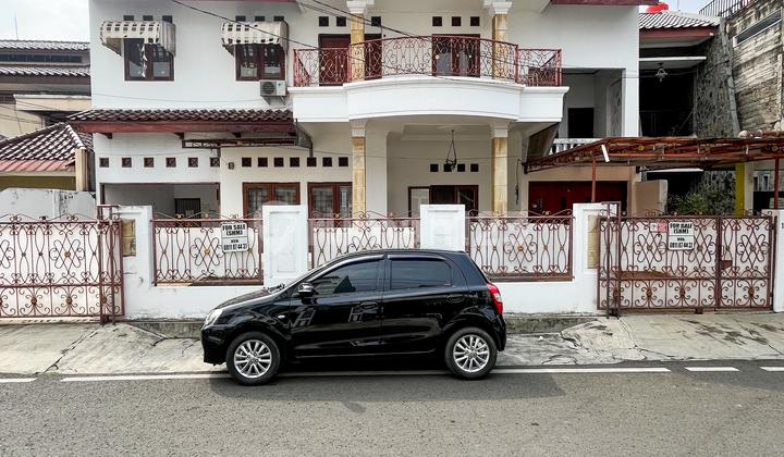 Dijual Rumah 2 Lantai Cempaka Putih Dekat Komersial Area Siap Huni Bebas Banjir
