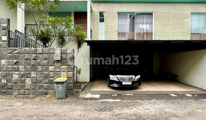 Luxury Town House Tb Simatupang Ready to Live In Semi-Furnished Luxury Town House Tb Simatupang Ready to Live In Semi-Furnished