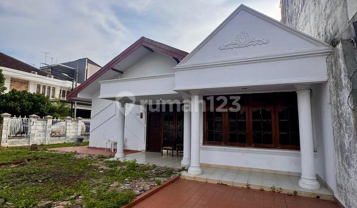 Classic House in Pulomas Complex, East Jakarta, SHM