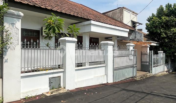 Best Deal House for Sale in Kemang Area, Flood-Free Complex Best Deal House for Sale in Kemang Area, Flood-Free Complex